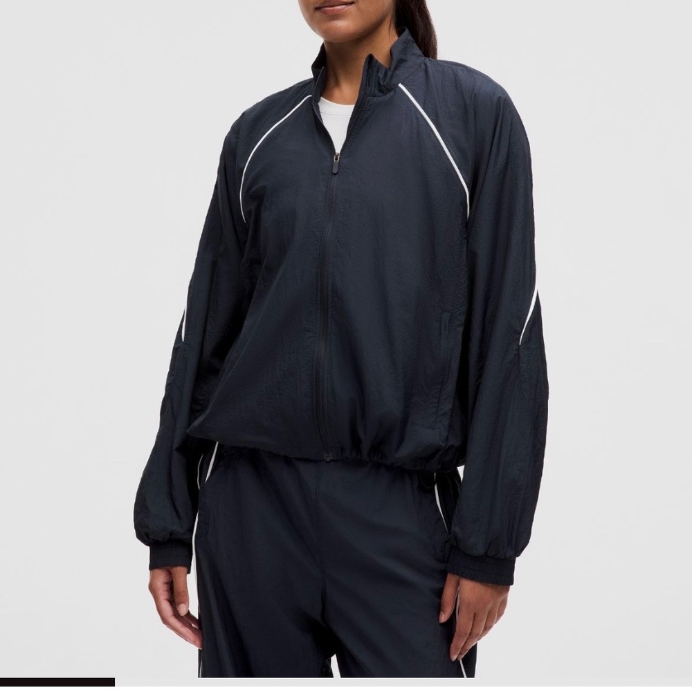XX SOLD XX Lululemon License to Train Lightweight Jacket Size 10